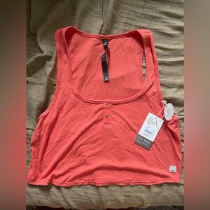 NWT Vuori ribbed crop top
